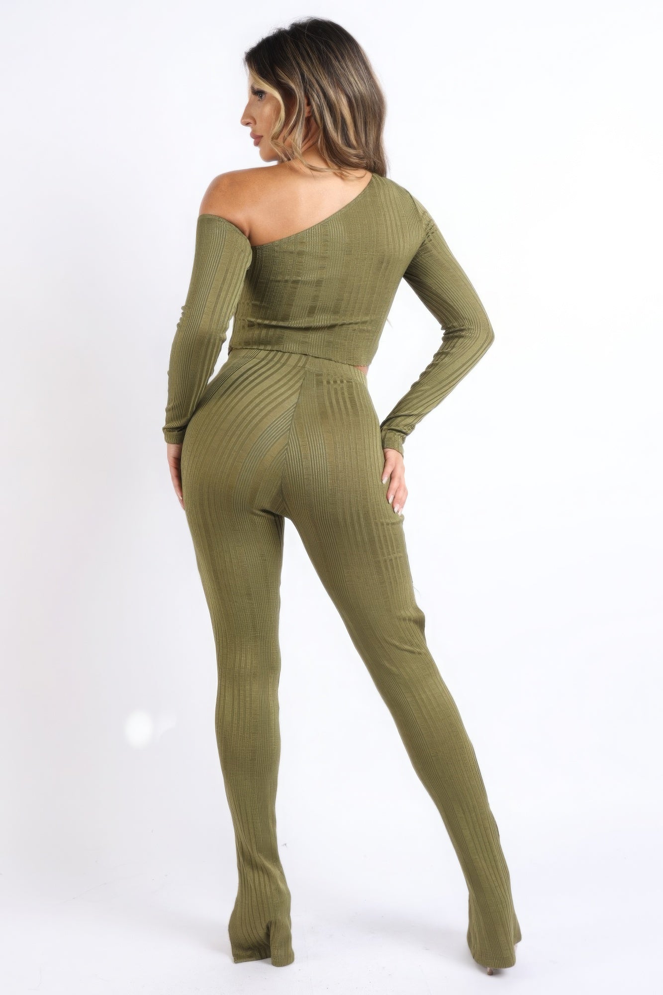 Cutout ribbed set in Olive