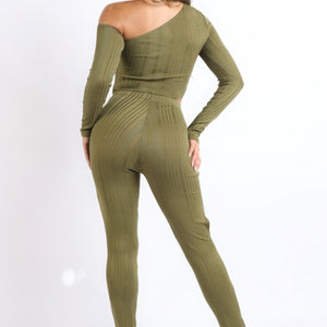 Cutout ribbed set in Olive