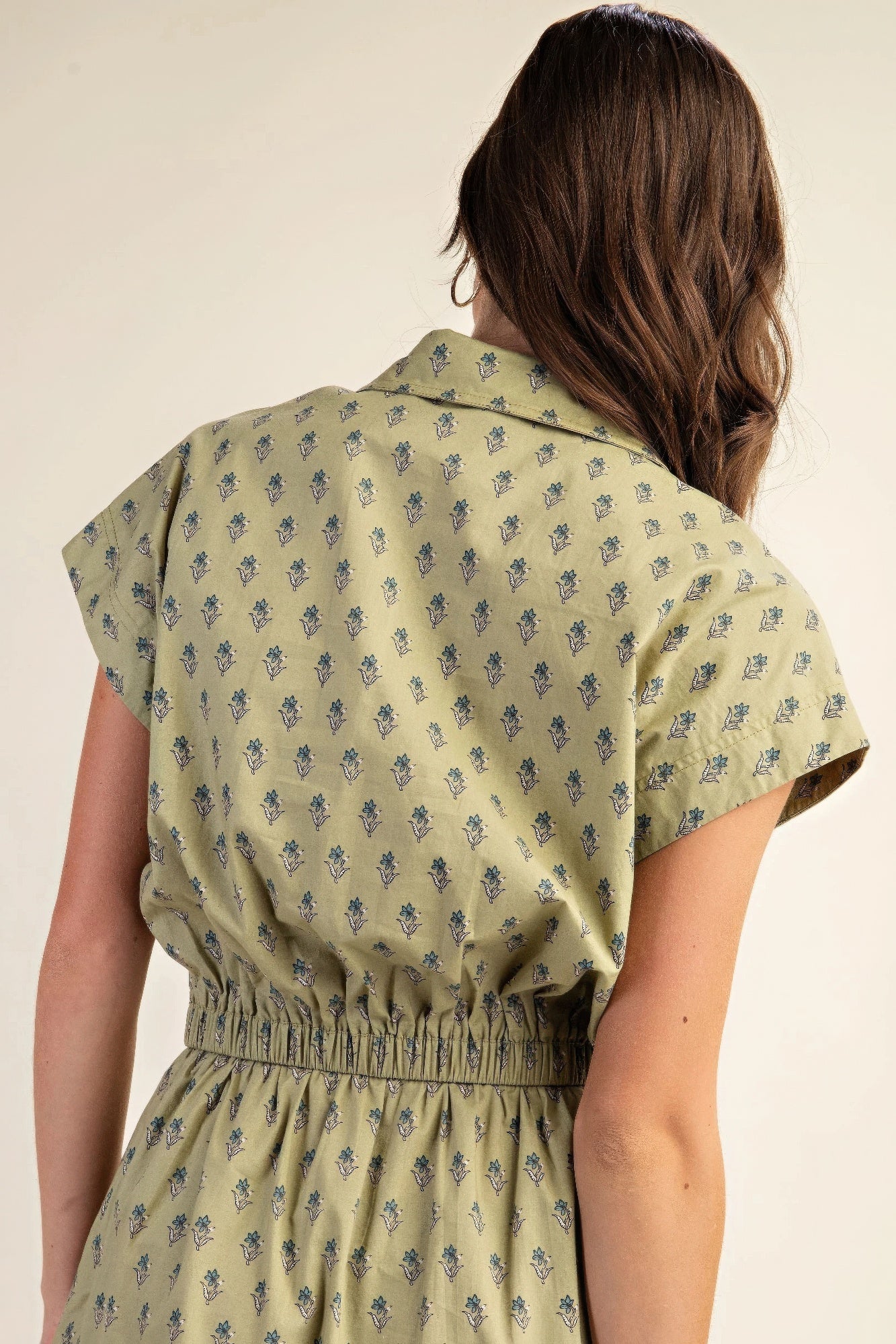 Printed drop shoulder cropped shirt in Pistachio