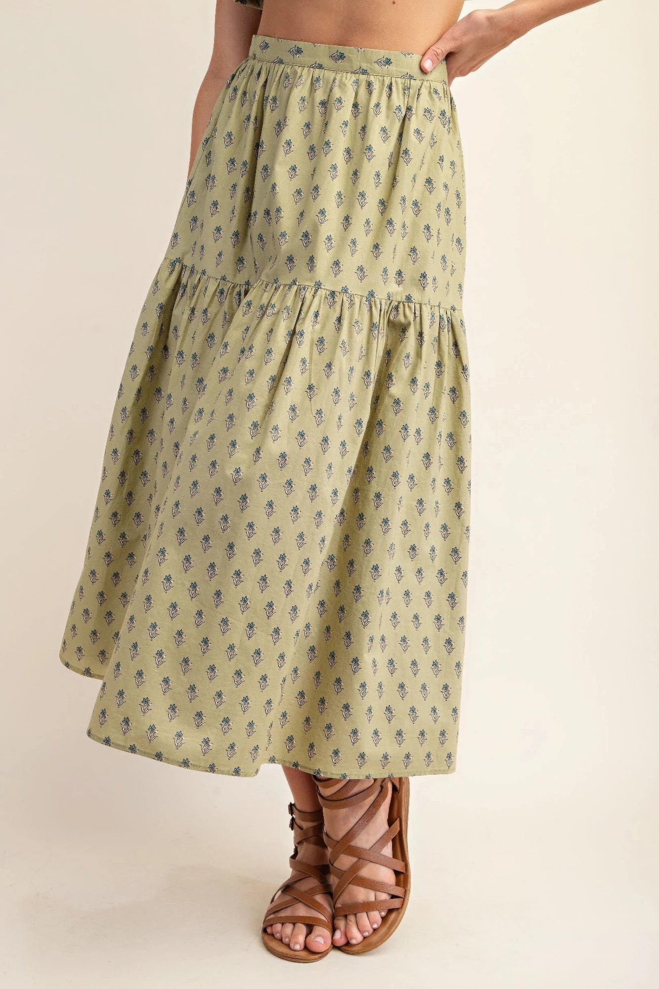 Printed tired midi skirt in Pistachio